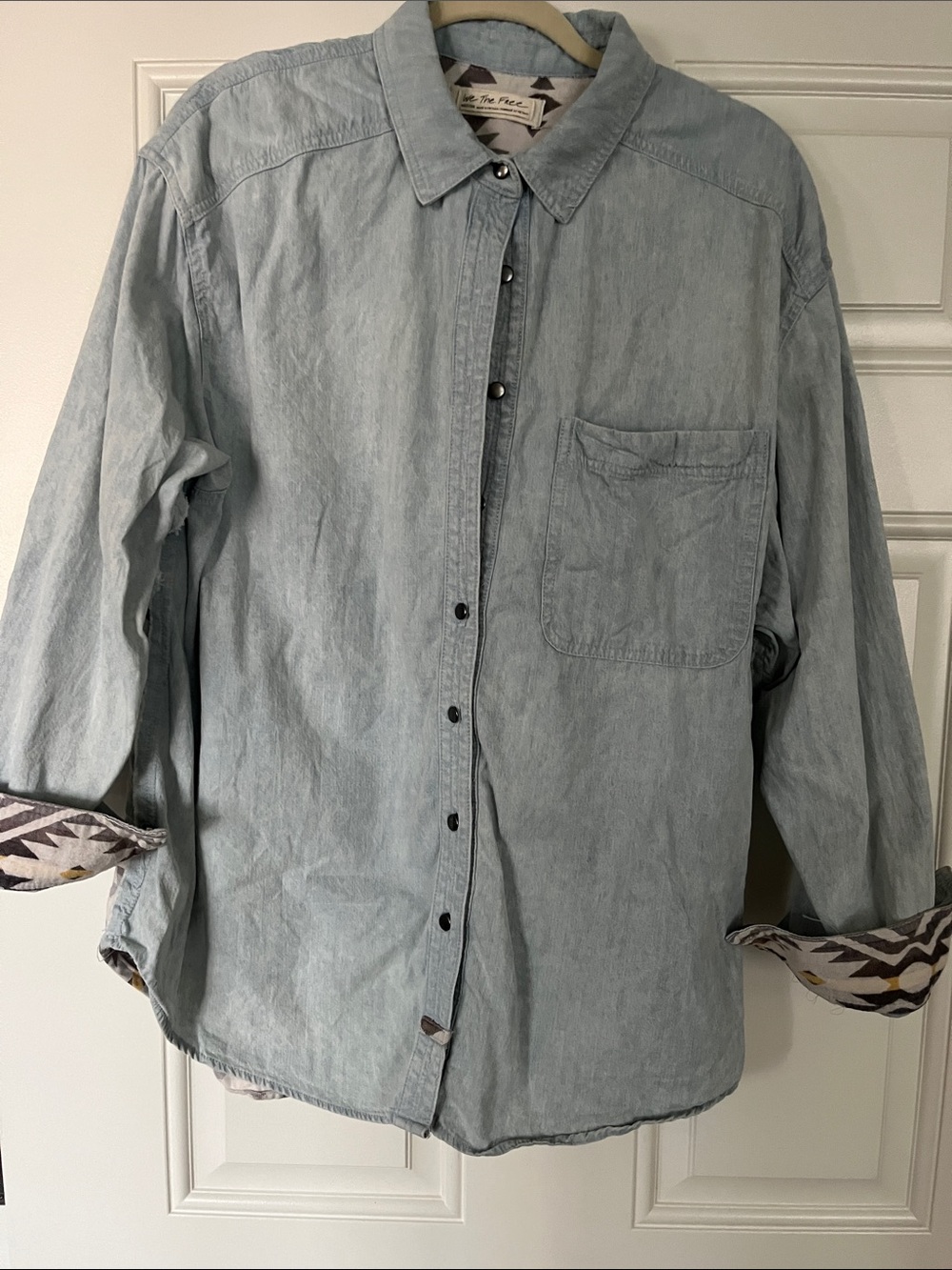 We The Free Pale Blue Casual Button-Down Shirt. WOMENS